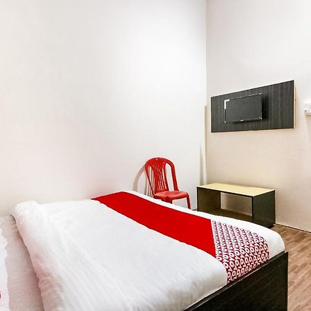 Oyo 69647 Yash Lodge Джабалпур Екстериор снимка